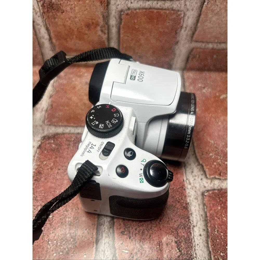 GE X600 Full HD 14.4MP Digital Camera No Charger (Not Tested)